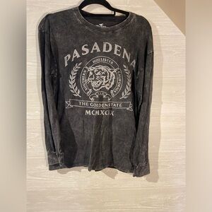 HOLLISTER oversized long sleeve tee!!!